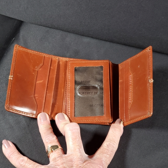 Geoffrey Beene Wallet - Picture 4 of 9